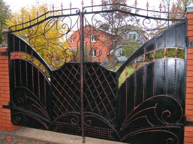 Кованые ворота из железа