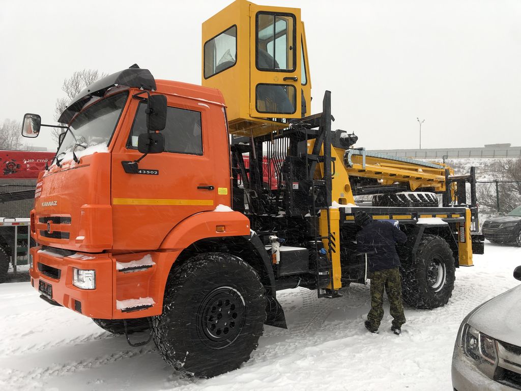 Машина КАМАЗ 43502 (4х4) с буровой установкой TECSIL D 500, цена в Москве  от компании Автокраны Волгоинвест и КМУ Спецтехника