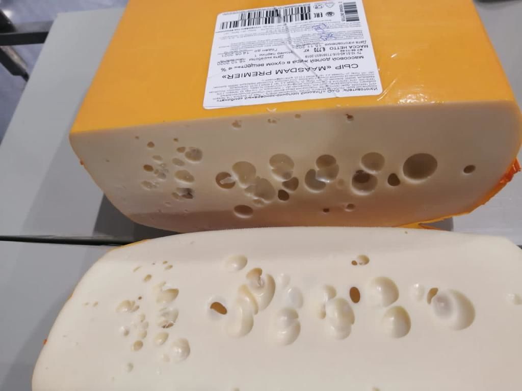 Маасдам сыр 45.0% (Глубокский молочноконсервный.комбинат) 1