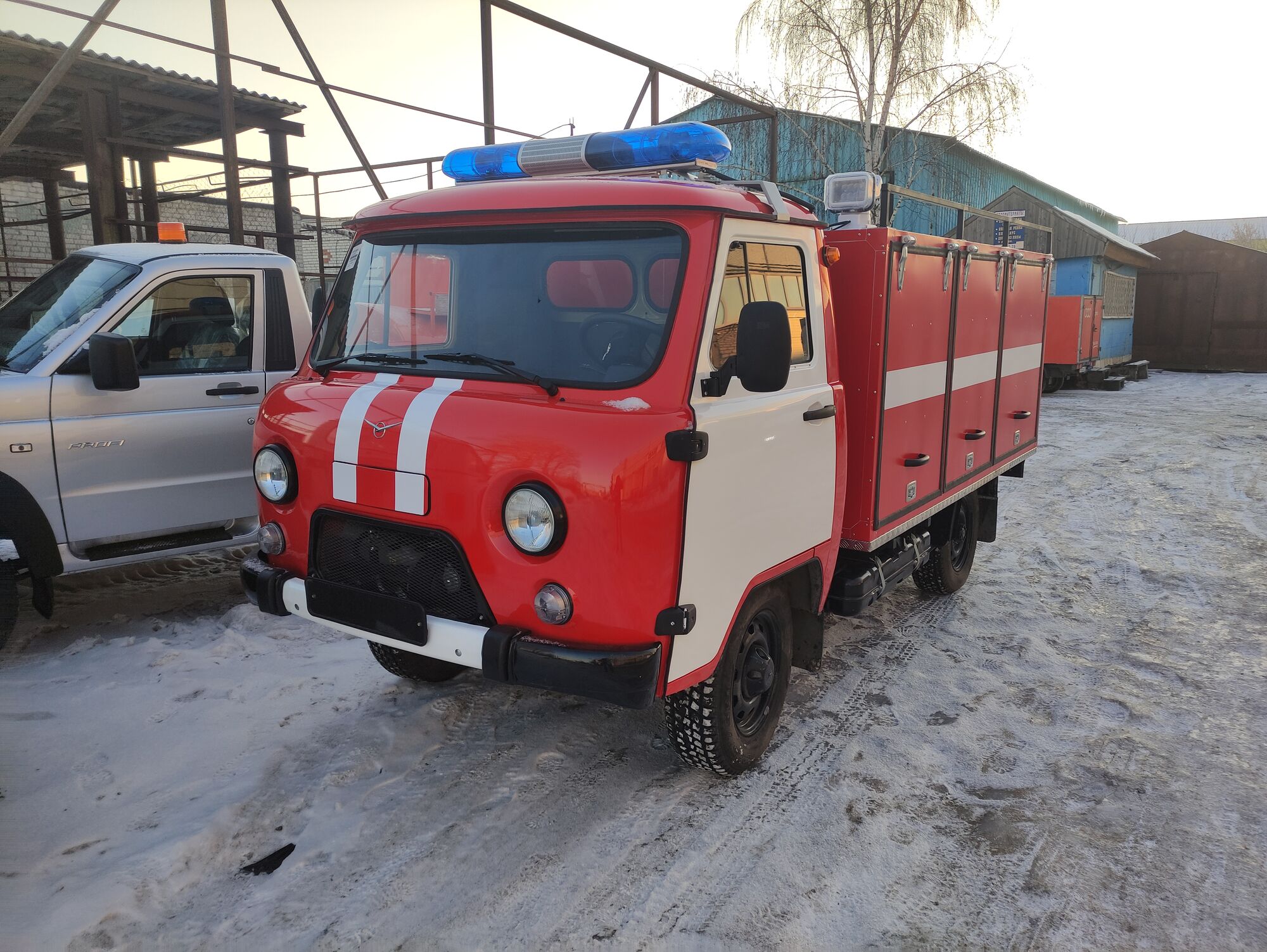 Пожарный автомобиль УАЗ-36222 АЦ-0,9-10