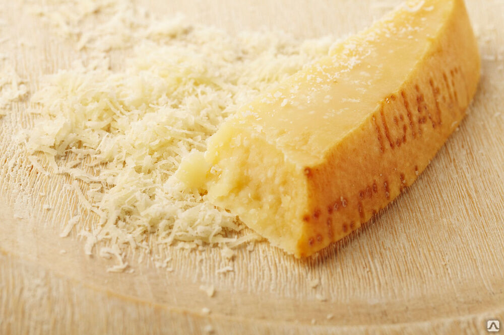 Сыр твердый Пармезан Юговской КМП 45% брус