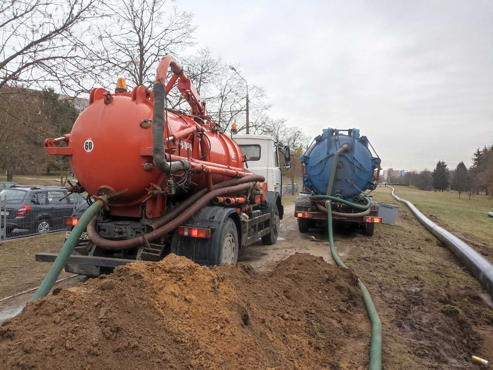 Услуги илососа DAF 14 м3, аренда ассенизатора, откачка канализации, откачка  выгребных ям в Минске по низкой цене [выезды по району]. Три причины  работать с нами: адекватные цены, оперативность, работаем без выходных.  www.ilososka.by -