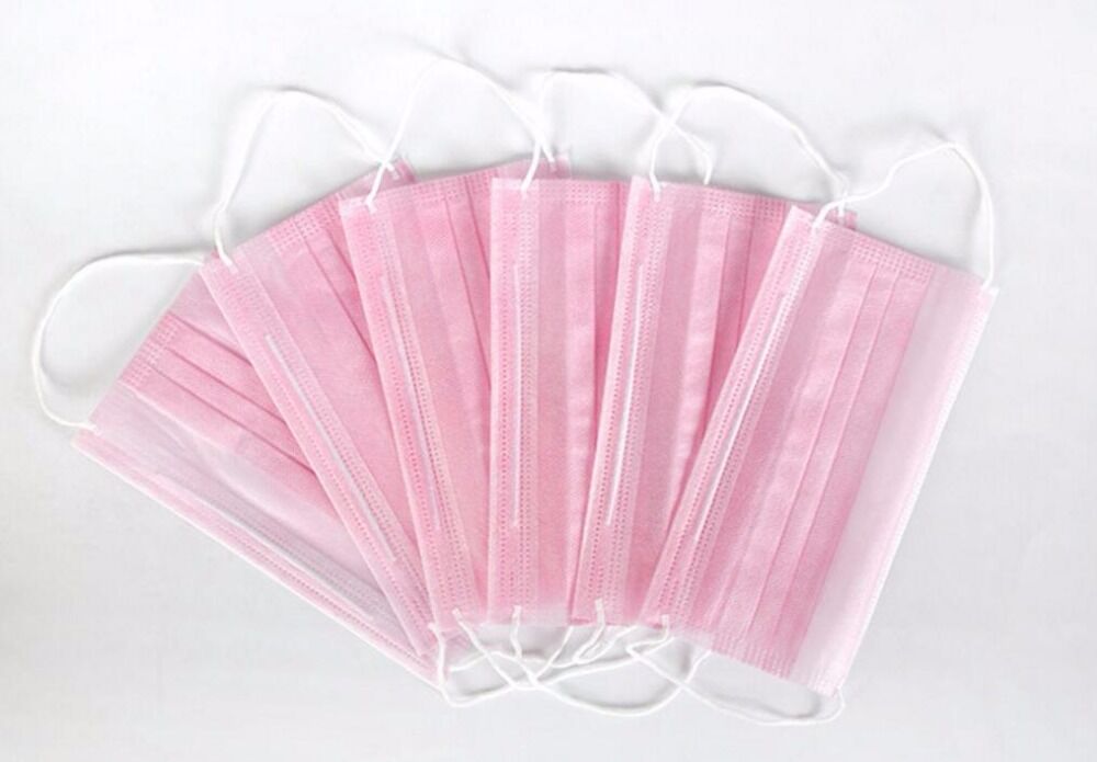 Маска трехслойная одноразовая розовая на резинках упаковка 50 штук